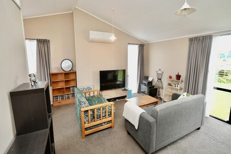 Photo of property in 20 Tiller Close, Kelvin Grove, Palmerston North, 4414