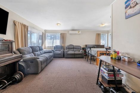Photo of property in 16 Vimy Place, Mangere, Auckland, 2022
