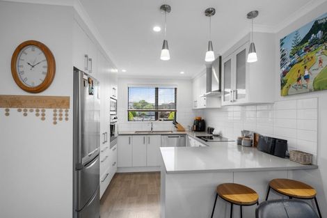 Photo of property in Waterview Estate, 26/4 Greystone Place, Omokoroa, 3114