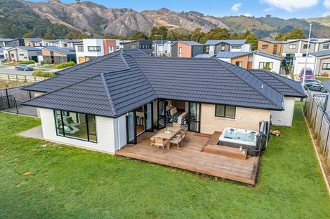 Photo of property in 79 Mawai Hakona Drive, Wallaceville, Upper Hutt, 5018