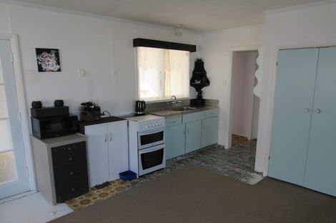 Photo of property in 12 Burns Street, Hawera, 4610