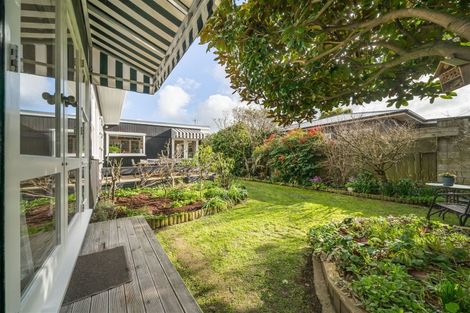 Photo of property in 10 Cremorne Avenue, Hokowhitu, Palmerston North, 4410