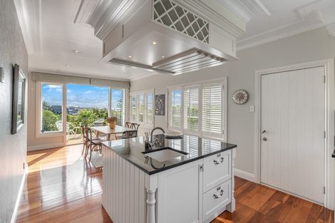 Photo of property in 24 Palmer Crescent, Mission Bay, Auckland, 1071