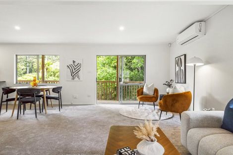 Photo of property in 2/128 Lynn Road, Bayview, Auckland, 0629