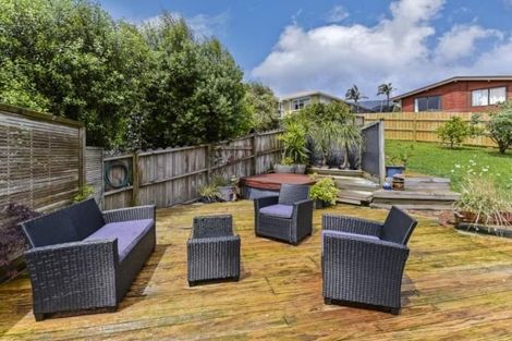 Photo of property in 10 Unsworth Drive, Unsworth Heights, Auckland, 0632