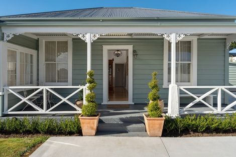 Photo of property in 9 Mayfair Place, Westown, New Plymouth, 4310