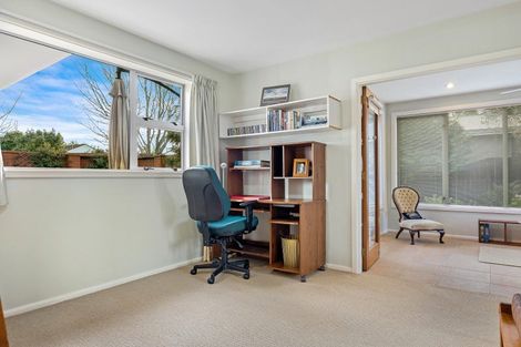 Photo of property in 6 Brookby Crescent, Avonhead, Christchurch, 8042