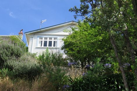 Photo of property in 2 Norna Crescent, Kelburn, Wellington, 6012