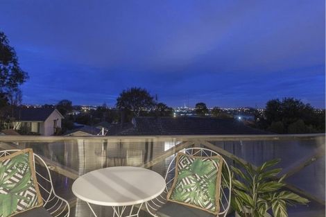 Photo of property in 5 Denarius Lane, Glendene, Auckland, 0602