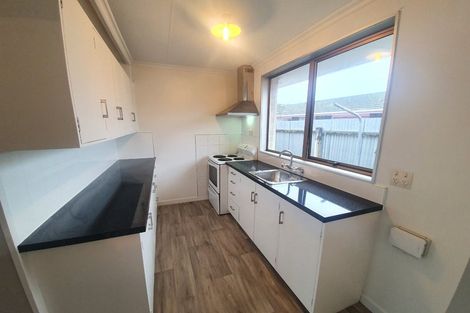 Photo of property in 16 Westmere Place, Takaro, Palmerston North, 4412