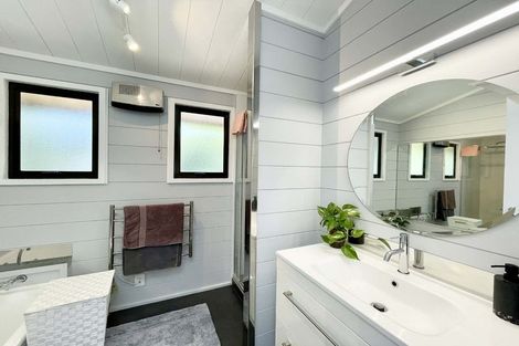 Photo of property in 182 Govett Avenue, Frankleigh Park, New Plymouth, 4310