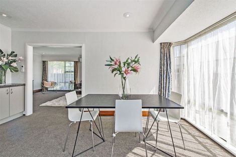 Photo of property in 33 Farquhars Road, Redwood, Christchurch, 8051