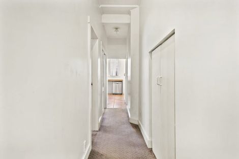 Photo of property in 2/17 Hall Street, Newtown, Wellington, 6021