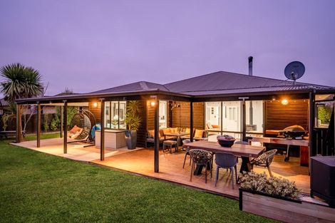 Photo of property in 18 Ash Avenue, Albert Town, Wanaka, 9305