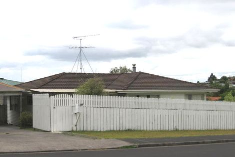 Photo of property in 1 Athena Drive, Totara Vale, Auckland, 0629