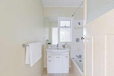 Photo of property in 20 Princes Street, Fitzroy, New Plymouth, 4312