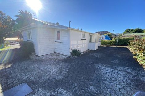 Photo of property in 88 Waikawa Road, Picton, 7220