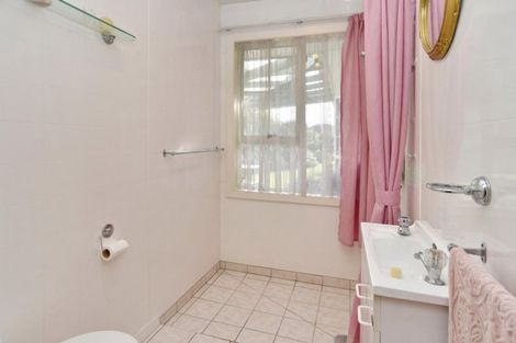 Photo of property in 11 Emlyn Place, Avondale, Christchurch, 8061