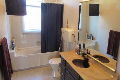 Photo of property in 90 Rhodes Street, Waimate, 7924