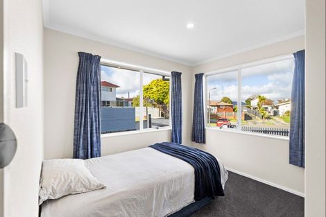 Photo of property in 6 Waltham Court, Cloverlea, Palmerston North, 4412