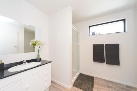 Photo of property in 7 Hillgrove Place, Fitzherbert, Palmerston North, 4410