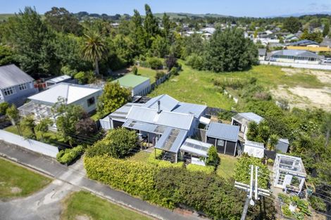 Photo of property in 33 Tararua Street, Pahiatua, 4910