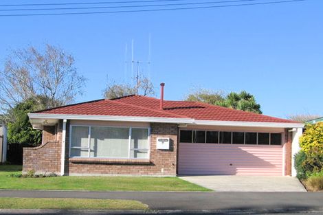Photo of property in 14 Hilton Road, St Andrews, Hamilton, 3200