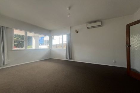 Photo of property in 5a Randwick Road, Northland, Wellington, 6012