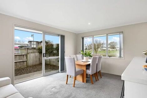 Photo of property in 41 Plescher Crescent, Leamington, Cambridge, 3432