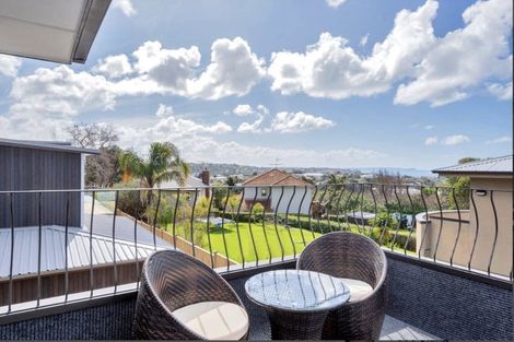 Photo of property in 41 Knights Road, Rothesay Bay, Auckland, 0630