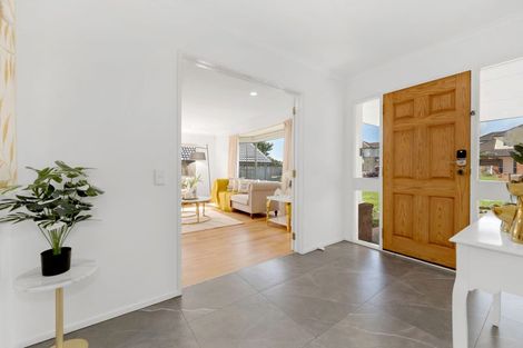 Photo of property in 5 Point View Link, East Tamaki Heights, Auckland, 2016