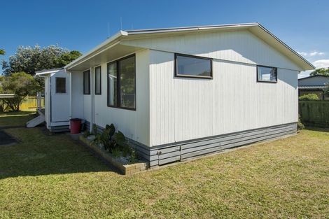 Photo of property in 3b Longstead Avenue, Papamoa Beach, Papamoa, 3118