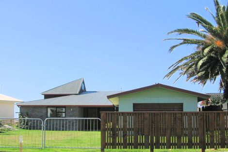 Photo of property in 57 Karewa Parade, Papamoa Beach, Papamoa, 3118