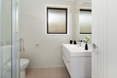 Photo of property in 65 Twin Parks Rise, Papakura, 2110