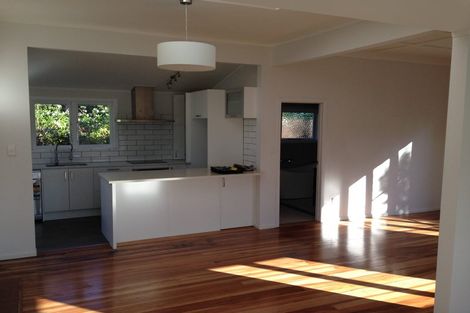 Photo of property in 1/10 Mahara Avenue, Birkenhead, Auckland, 0626