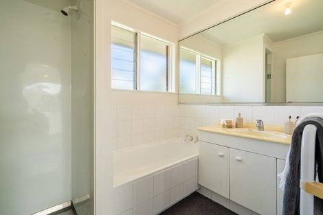 Photo of property in 2/7 Walter Street, Hauraki, Auckland, 0622