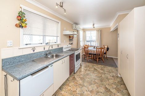 Photo of property in 40 Selwyn Crescent, College Estate, Whanganui, 4500