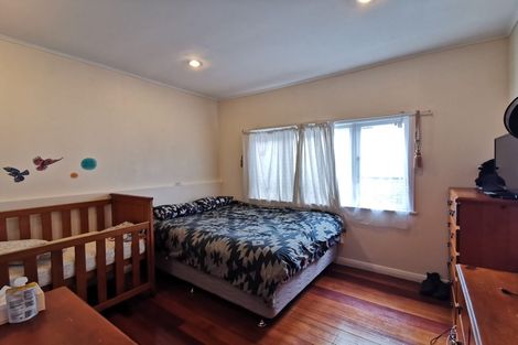 Photo of property in 13 Lavelle Road, Henderson, Auckland, 0612