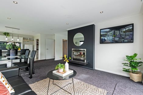 Photo of property in 4 D'urville Place, Kelvin Grove, Palmerston North, 4414