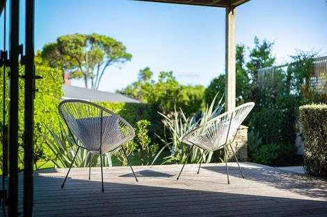 Photo of property in 2/91 Aberdeen Road, Castor Bay, Auckland, 0620