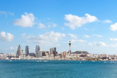 Photo of property in 2/81 Sylvan Avenue, Northcote, Auckland, 0627