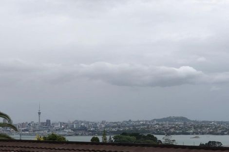 Photo of property in 2/152a Mokoia Road, Chatswood, Auckland, 0626