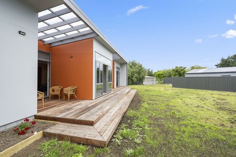 Photo of property in 15a Roberts Street, Martinborough, 5711