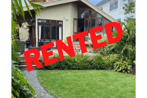 Photo of property in 107 Vauxhall Road, Narrow Neck, Auckland, 0624