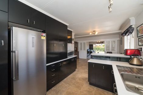 Photo of property in 32 Snowdon Avenue, Terrace End, Palmerston North, 4410