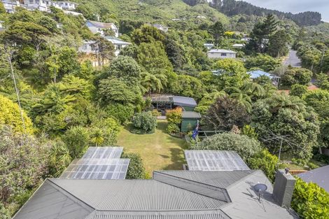 Photo of property in 8 Woodstock Terrace, Tawa, Wellington, 5028