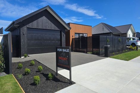 Photo of property in 10 Inch Crescent, Rangiora, 7400