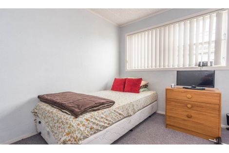 Photo of property in 7 Clayburn Road, Glen Eden, Auckland, 0602