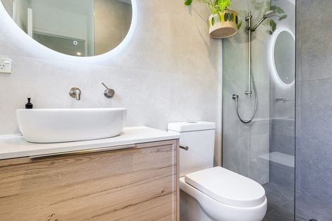 Photo of property in 358 Lake Terrace, Two Mile Bay, Taupo, 3330