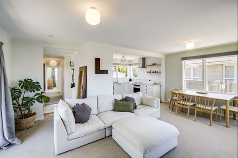 Photo of property in 21 Davidson Avenue, Pirimai, Napier, 4112